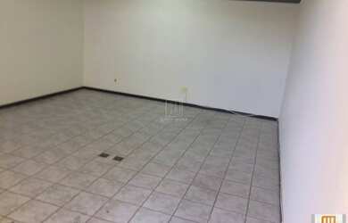 Imagem: O depósito possui 1 Vaga na garagem, 53m² de Área e está