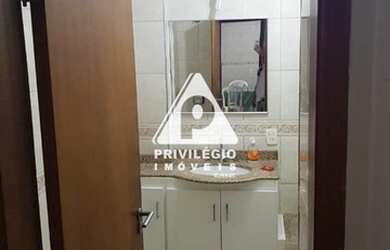 Imagem 8: Maravilhoso apartamento na tijuca com 115 m2 2 por andar 3 quartos, disponível para venda