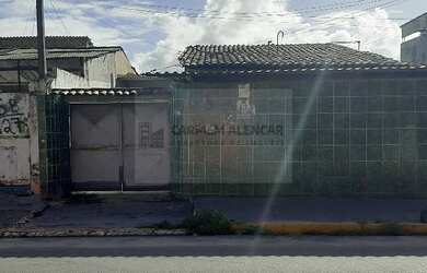 Imagem: A casa possui 2 Dormitórios, 1 Banheiro, 1 Vaga na garagem