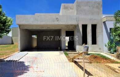 Imagem: A casa em condomínio possui 3 Dormitórios, 3 Banheiros, 4