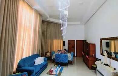 Imagem: A casa em condomínio possui 4 Dormitórios, 5 Banheiros, 283m²