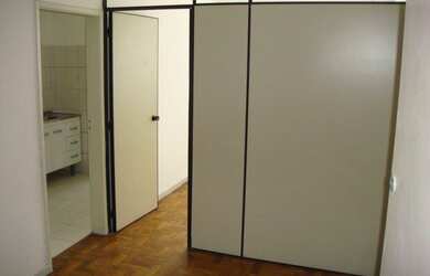 Imagem: O apartamento para alugar possui 1 Dormitório, 1 Banheiro e