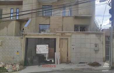 Imagem: A casa possui 2 Dormitórios, 3 Banheiros, 2 Vagas na garagem