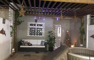 Imagem: A casa possui 2 Dormitórios, 3 Banheiros, 2 Vagas na garagem