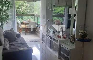 Imagem: O apartamento possui 2 Dormitórios, 2 Banheiros, 1 Vaga na