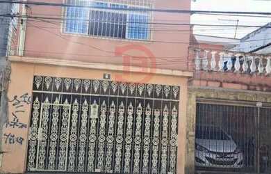 Imagem: A casa possui 2 Dormitórios, 1 Banheiro, 2 Vagas na garagem