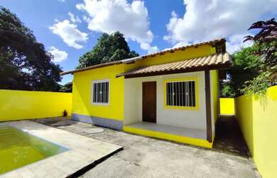 Imagem: A casa possui 2 Dormitórios, 2 Banheiros, 1 Vaga na garagem