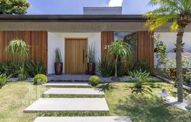 Imagem: A casa em condomínio possui 5 Dormitórios, 5 Banheiros, 4