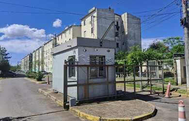 Imagem: O apartamento possui 2 Dormitórios, 1 Banheiro, 1 Vaga na garagem