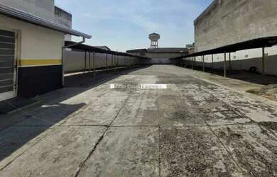 Imagem: O terreno possui 935m² de Área e está localizado em Centro