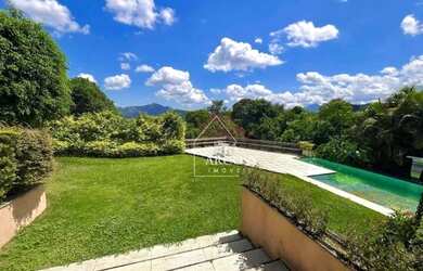 Imagem: A casa em condomínio possui 4 Dormitórios, 4 Banheiros, 4