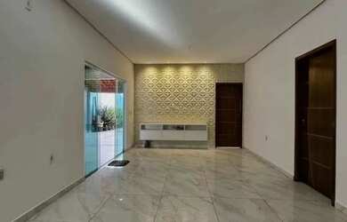 Imagem: A casa possui 2 Dormitórios, 1 Banheiro e está localizado