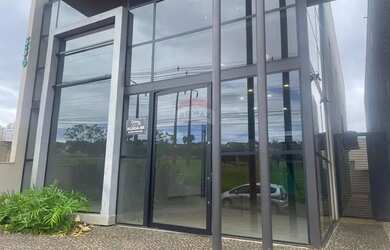 Imagem: O depósito possui 3 Vagas na garagem, 255m² de Área e está