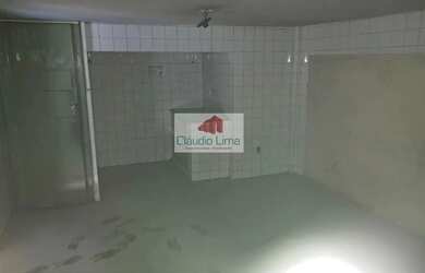 Imagem 11: Loja com pé direito alto na Vasco da Gama!