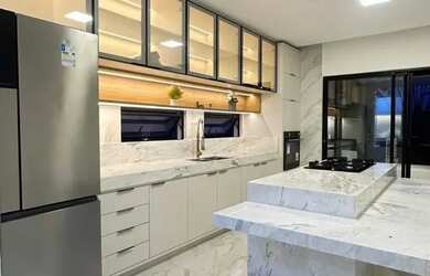 Imagem 4: Residência de Luxo com Piscina, Jacuzzi e Espaço Gourmet Completa e...