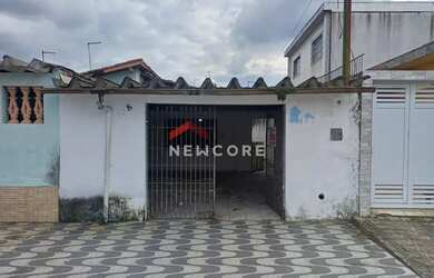 Imagem: A casa possui 2 Dormitórios, 2 Banheiros, 2 Vagas na garagem