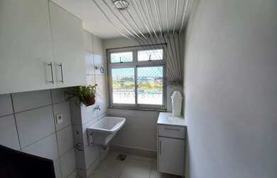 Imagem 5: Espaçoso apartamento com 2 quartos e varanda no Colina de Laranjeiras...