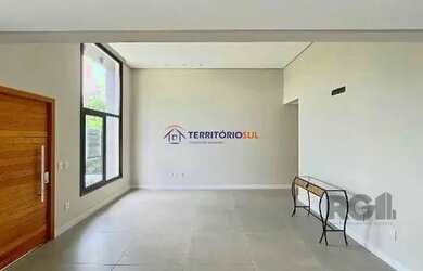 Imagem 4: Casa em Porto Alegre, no bairro Hípica, com 3 dormitório s , e 3 banheiros,...