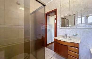 Imagem 15: Aluga-se casa térrea, com 4 suítes, ar condicionado, e piscina - Condomínio Vista Alegre S