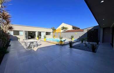 Imagem: Casa com piscina financie