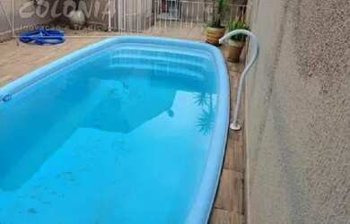 Imagem: A casa possui 3 Dormitórios, 5 Banheiros, 3 Vagas na garagem