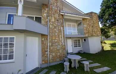 Imagem 2: Excelente casa de 2 pisos com 05 quartos sendo 02 suites no Rio Maina