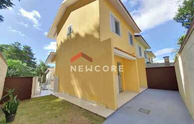 Imagem: A casa em condomínio possui 3 Dormitórios, 3 Banheiros, 2