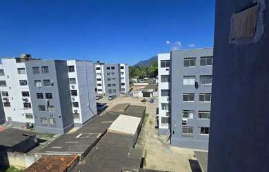 Imagem: O apartamento possui 3 Dormitórios, 1 Banheiro, 1 Vaga na garagem