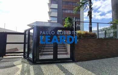 Imagem: O apartamento possui 3 Dormitórios, 5 Banheiros, 3 Vagas na