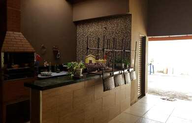 Imagem: A casa em condomínio possui 3 Dormitórios, 2 Banheiros, 2