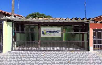 Imagem: A casa e possui 2 Dormitórios, Suítes, 1 Banheiro, 2 Vagas