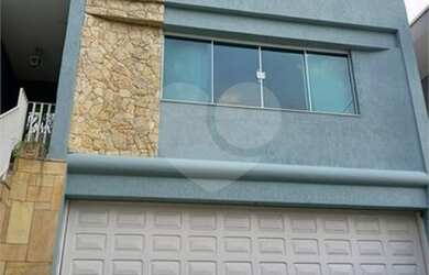 Imagem: A casa possui 3 Dormitórios, 4 Banheiros, 4 Vagas na garagem