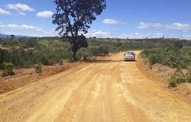 Imagem: O terreno e possui Dormitórios, Suítes, Banheiros, 1000-0m²