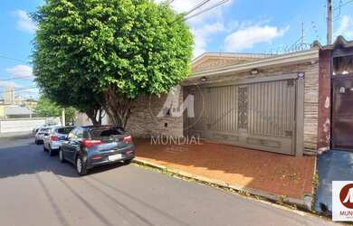 Imagem: O depósito possui 3 Vagas na garagem, 143m² de Área e está