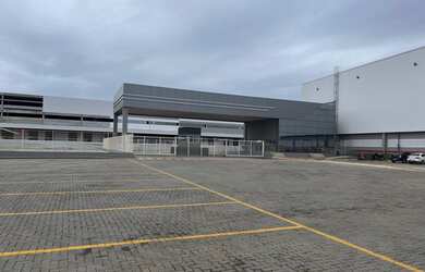 Imagem: O depósito possui 5 Vagas na garagem, 21.000m² de Área e