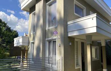 Imagem: A casa em condomínio possui 3 Dormitórios, 3 Banheiros, 4