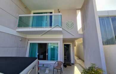 Imagem: A casa possui 4 Dormitórios, 5 Banheiros, 2 Vagas na garagem