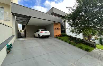 Imagem: A casa em condomínio possui 3 Dormitórios, 2 Banheiros, 4