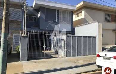 Imagem: O depósito possui 2 Vagas na garagem, 205m² de Área e está