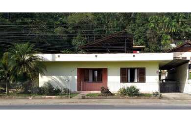 Imagem: A casa possui 3 Dormitórios, 2 Banheiros, 112m² de Área