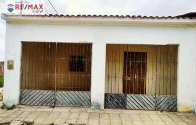 Imagem: A casa possui 2 Dormitórios, 1 Banheiro, 108m² de Área, Varanda