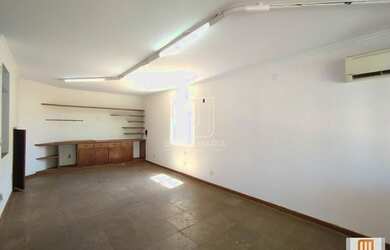 Imagem: O depósito possui 5 Vagas na garagem, 500m² de Área e Imóvel