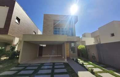 Imagem: A casa em condomínio possui 3 Dormitórios, 1 Banheiro, 2 Vagas