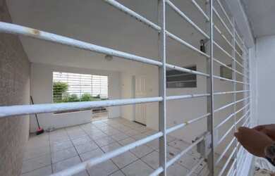 Imagem: A casa possui 4 Dormitórios, 3 Banheiros, 3 Vagas na garagem