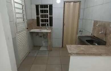 Imagem: A casa possui 2 Dormitórios, 1 Banheiro e está localizado