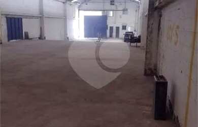 Imagem: O depósito possui 500m² de Área e está localizado em Parada