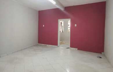 Imagem: O depósito possui 300m² de Área e está localizado em Marco