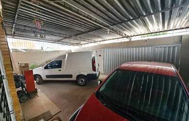 Imagem: A casa possui 3 Dormitórios, 2 Banheiros, 122m² de Área e