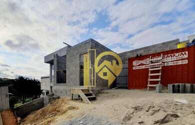 Imagem: A casa em condomínio possui 3 Dormitórios, 3 Banheiros, 4