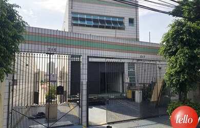 Imagem: O depósito possui 5 Vagas na garagem, 800m² de Área e está